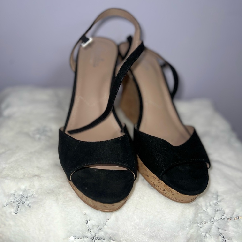 Stylish Black Wedge Sandals